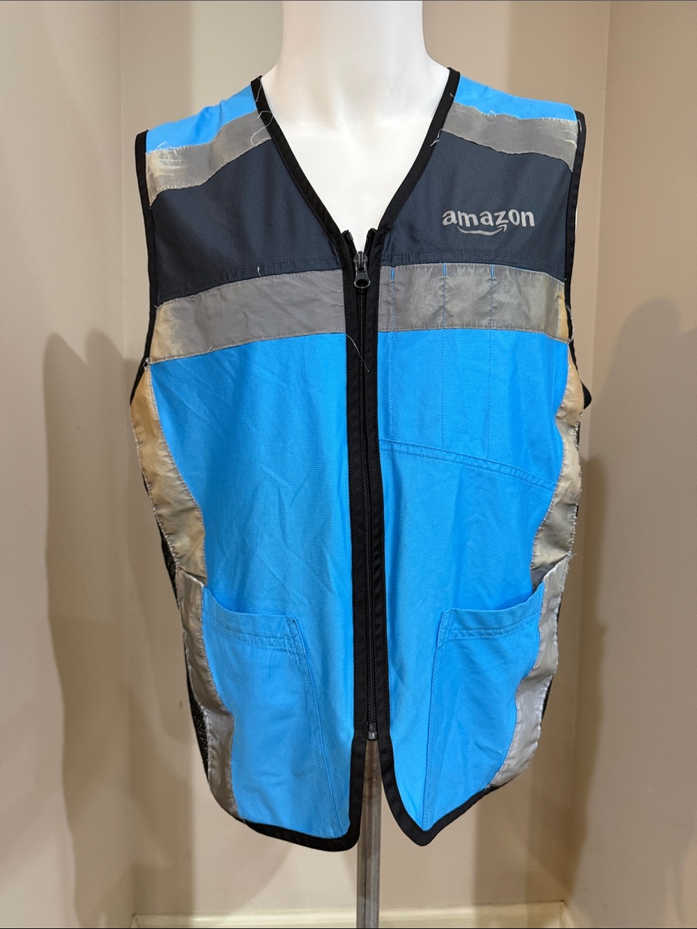 Prime Visibility Vest Amazon Sz M/L Luly Yang Delivery Driver